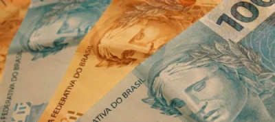 Brasileiro paga mais IR do que deveria desde 1996 Defasagem da tabela em 22 anos chega a 88,4%; quem ganha at R$ 3.556,56 tinha de ser isento. Foto: EBC